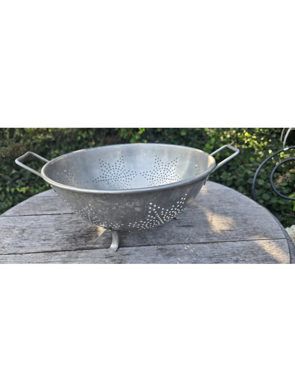 Antique Tin 7 Star Colander 2 Handles Farmhouse 3 Legs 11W”X5"T Mint Condition